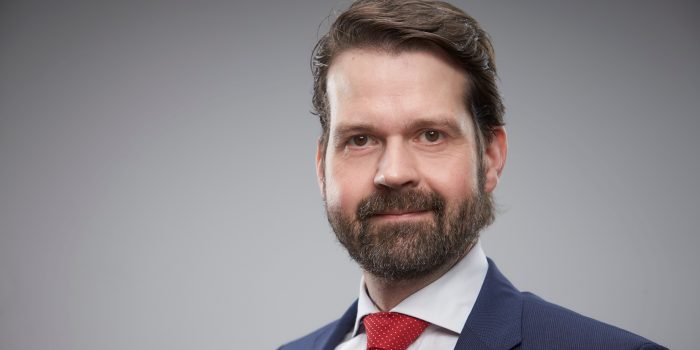Peter Scott startar eget och tar nytt uppdrag