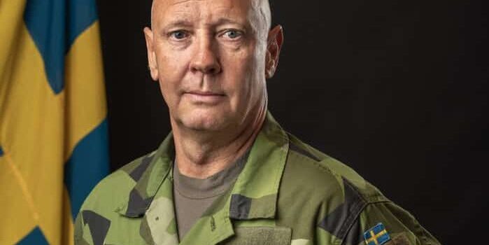Sveriges arméchef Karl Engelbrektson till SKYDD