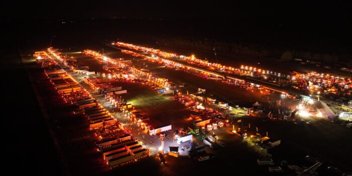 Skane Truckshow fredagskvallens stora ljusshow ar i full gang 1 Skåne Truckshow stimulerar näringslivet i Ljungbyhed