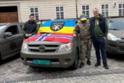 Eventprofilen körde hjälpsändning till Ukraina – överlämnade fordon till frontnära enhet