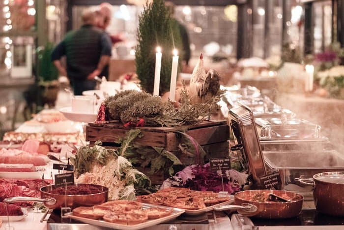 Hallå där Linda Olwan – hur laddar Kajen Nacka Strand för årets julbord?