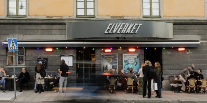 Elverket har öppnat i Stockholm – en immersiv scen där gästerna kliver rakt in i berättelsen