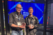 Leo Stenbeck (Till höger)tilldelades Bullen Visionary Award.