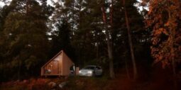 Case: En kontorsstuga mitt i naturen som drivs av elbil