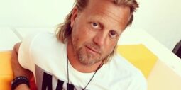 Niklas Viking växlar upp – byter riktning